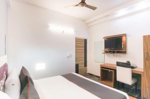 Hotel Collection O 50154 Sangvi Palace