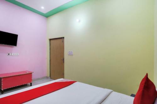 Oyo 75125 Hotel Pari