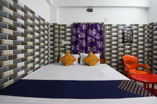 Oyo 75125 Hotel Pari
