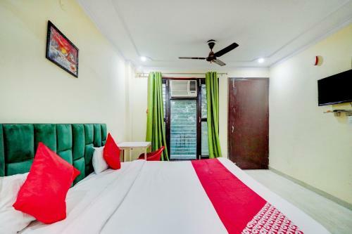 Oyo 75810 Ronak Hotel