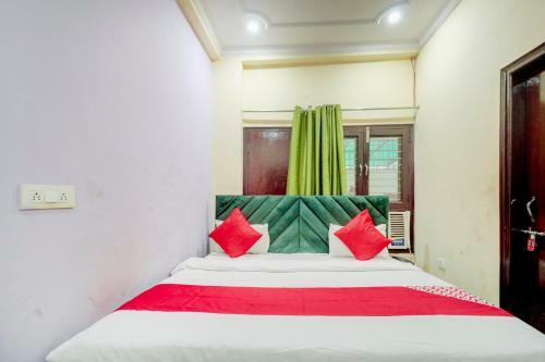 Oyo 75810 Ronak Hotel