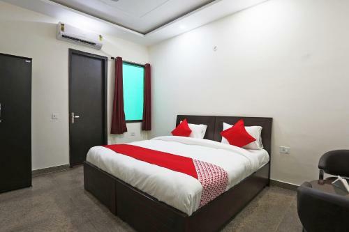 Oyo 48721 The Starling Hotel