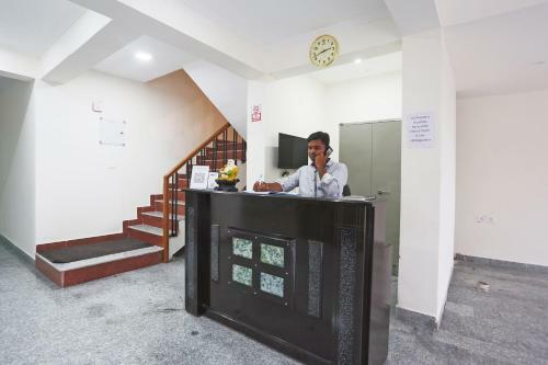 Oyo 48721 The Starling Hotel