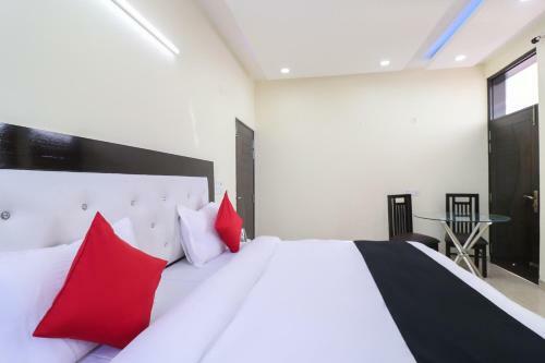 Oyo 68256 Hotel Expo Golflink