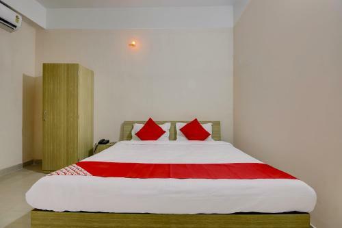 Hotel Oyo Flagship 22252 Town & Country Inn