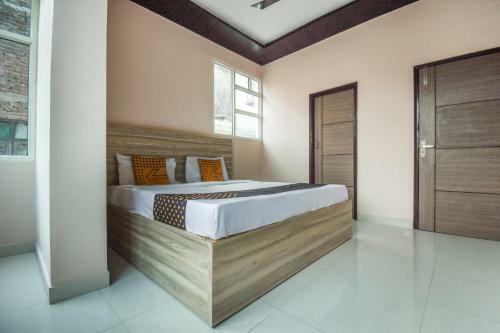 Spot On 65851 Hotel Hi Tech