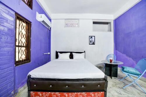 Hostal Oyo 79573 The Royal Inn