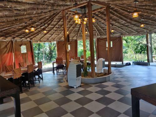 Hotel Dev Bhoomi Farms & Cottages