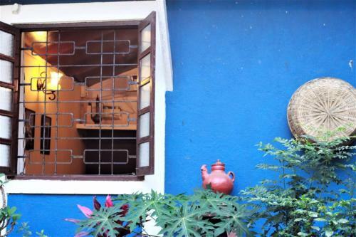 Villa Vamoose Red Rooster