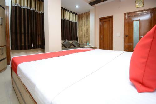 Oyo 29312 Hotel Royal's