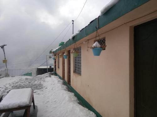 Vamoose Pahadi Ghar