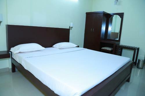 Hotel Kallarackal Residency