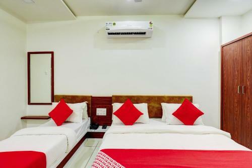 Oyo 8555 Hotel Grand Crystal