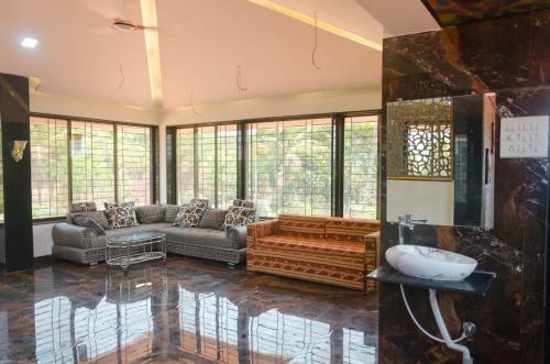 Bed & Breakfast Bigfoot Stay - Malhar Villa