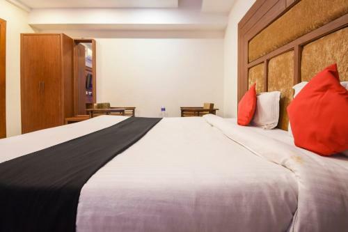 Capital O 69427 Hotel Green Tree