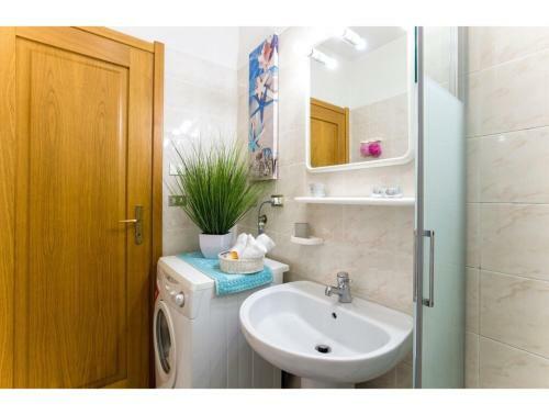 Apartamento Angela Penthouse In Alghero For 8 People With Large Veranda