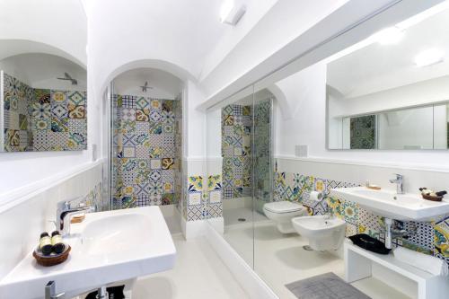 Amalfi Villa Sleeps 8 With Air Con