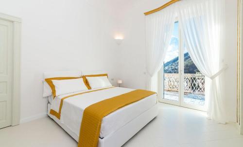 Amalfi Villa Sleeps 8 With Air Con