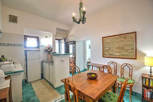 Amalfi Villa Sleeps 4 Air Con Wifi