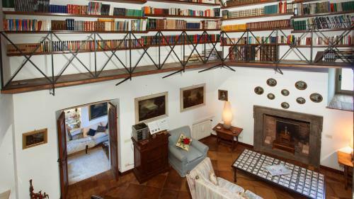 Villa Casale Di Totano 12