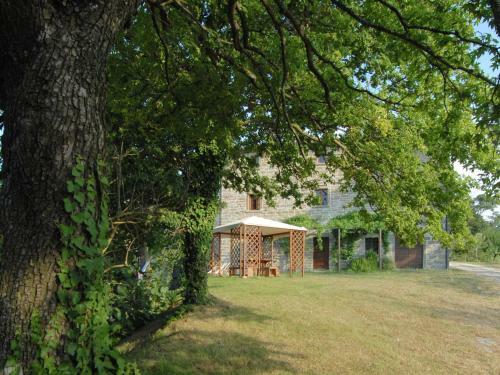 Spacious Farmhouse In Apecchio With Pool