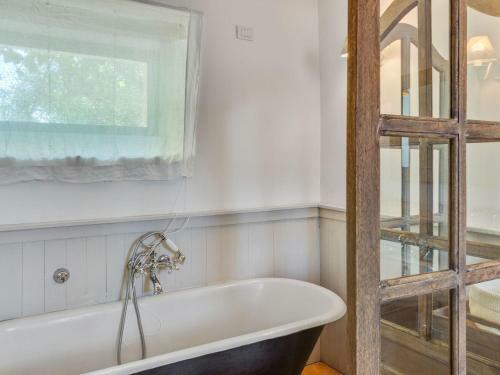 Rustic Apartment In Anghiari With Private Terrace