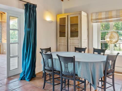 Rustic Apartment In Anghiari With Pool