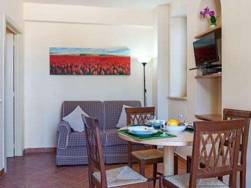 Beautiful Villa In Piticchio With Swimming Pool