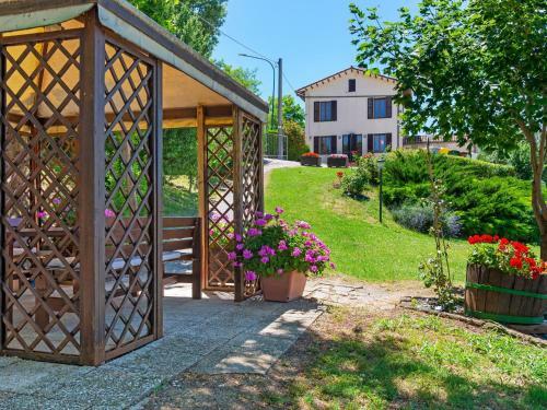 Beautiful Villa In Piticchio With Swimming Pool