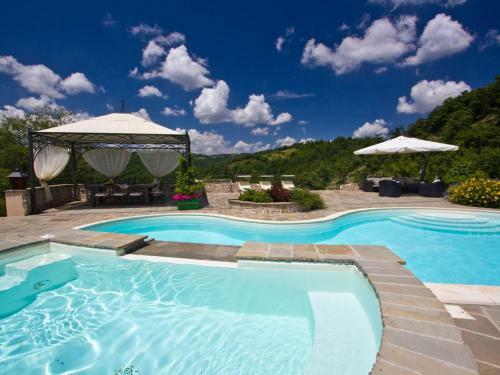 Amazing Villa In Apecchio With Swimming Pool