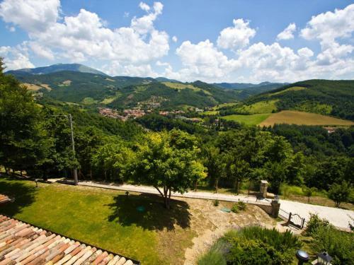 Amazing Villa In Apecchio With Swimming Pool