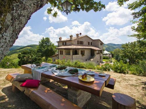 Amazing Villa In Apecchio With Swimming Pool