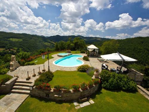 Scenic Villa In Apecchio With Swimming Pool