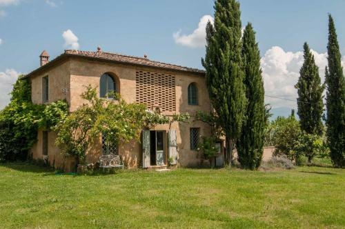 Argiano Villa Sleeps 16 Wifi
