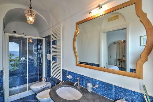 Arienzo Villa Sleeps 12 With Pool And Air Con