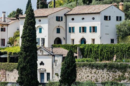 Case Di San Martino Villa Sleeps 14 With Pool And Air Con