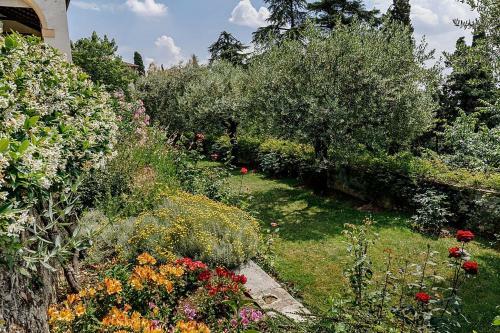 Case Di San Martino Villa Sleeps 14 With Pool And Air Con