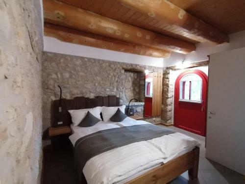 Hotel Come Prima