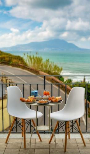 Hostal Naro Suites And Rooms