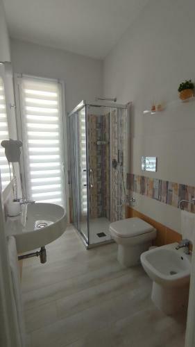 Bilateral B&B