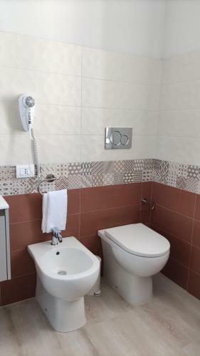 Bilateral B&B