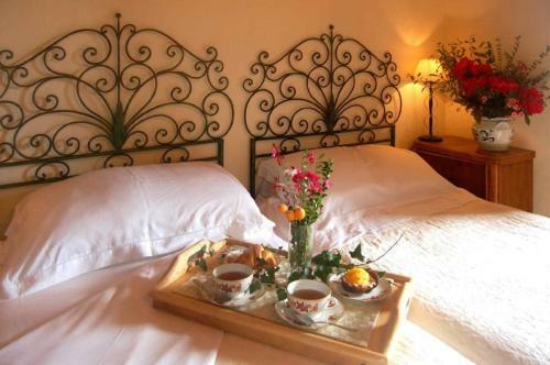 Badia Agnano Villa Sleeps 12 Pool Wifi
