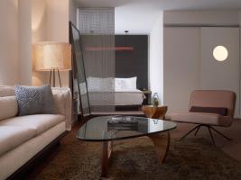 Hotel James