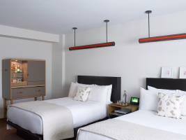 Hotel James