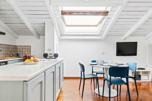 Apartamento Pratello Elegante E Raffinata Mansarda