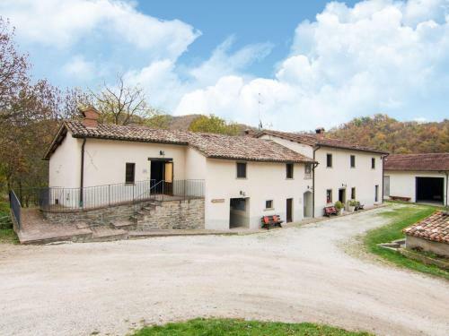 Fascinating Apartment In Borgo Pace With Barbecue