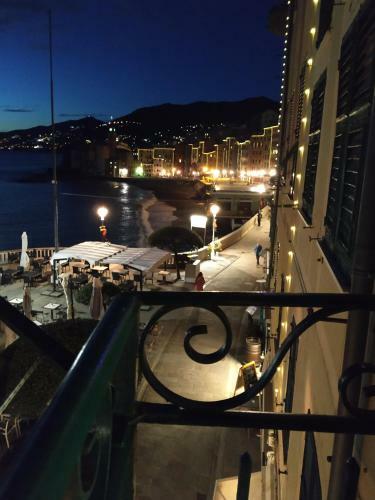 Apartamento La Priaguea - Front Beach With Balcony