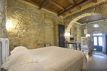 Campiglia Holiday Home Sleeps 3