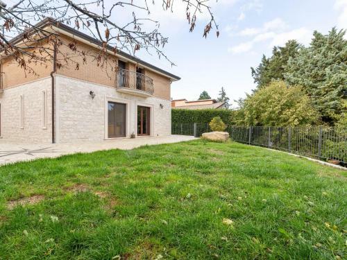 Homey Apartment In Campobasso With Courtyard