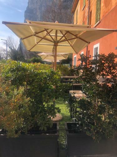 Hotel Antica Campione Rooms & Hostel